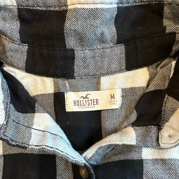 Hollister Black and White Plaid Men's Shirt - Picture 3 of 3